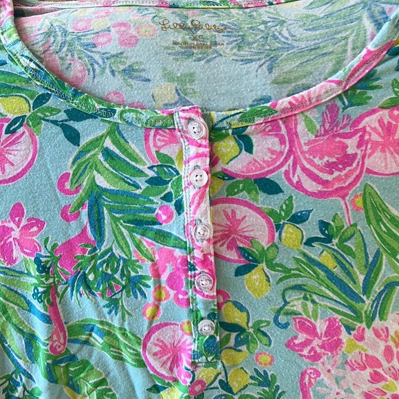 Lilly Pulitzer Henley Top Pink Green Vibrant Floral - Picture 2 of 3